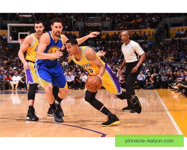 威尔·休斯本赛季表现稳健，持续提升中场竞争力